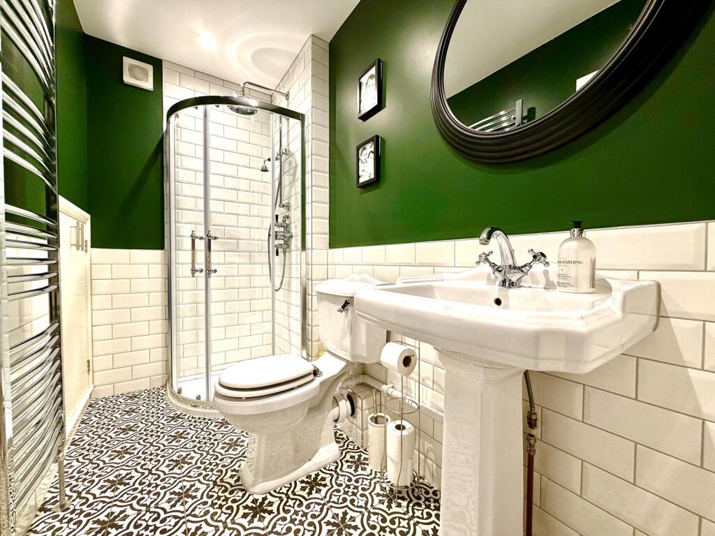 House in Kingston upon Thames - View 4