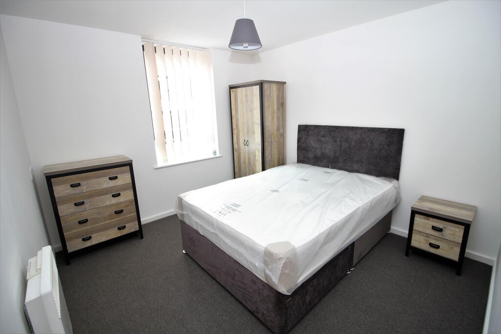 Apartment in Sheffield, South Yorkshire - View 4