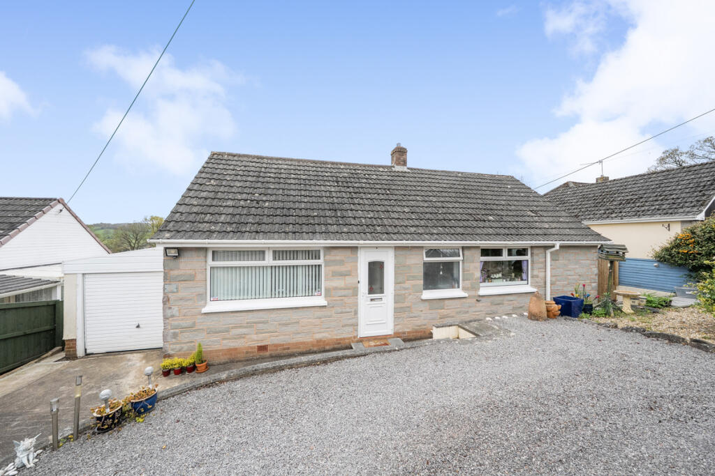 3-bed detached on Churchill Road, Tiverton, EX16 5, £320,000