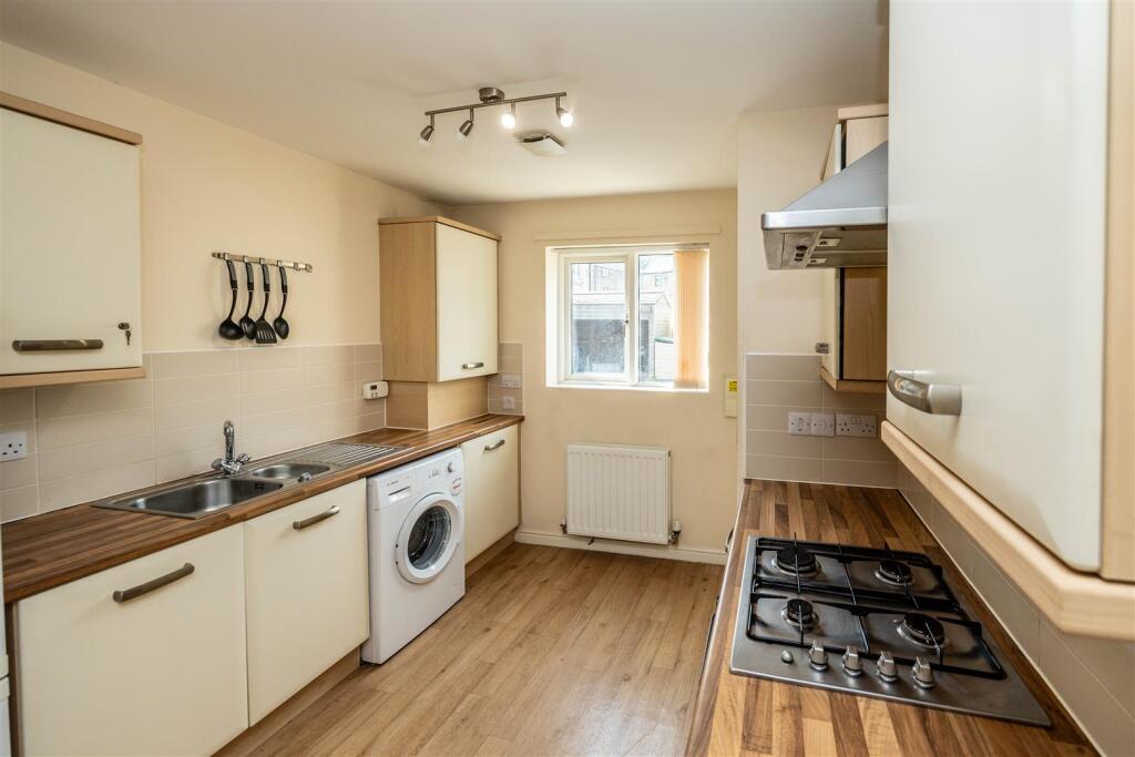House in Huddersfield - View 5