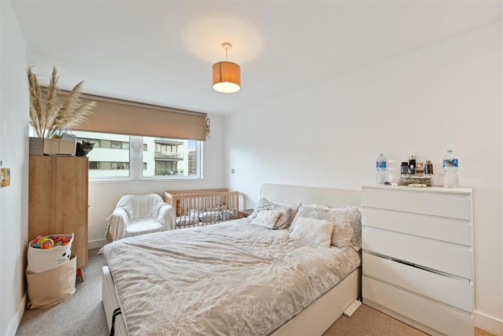 Apartment in London - View 5
