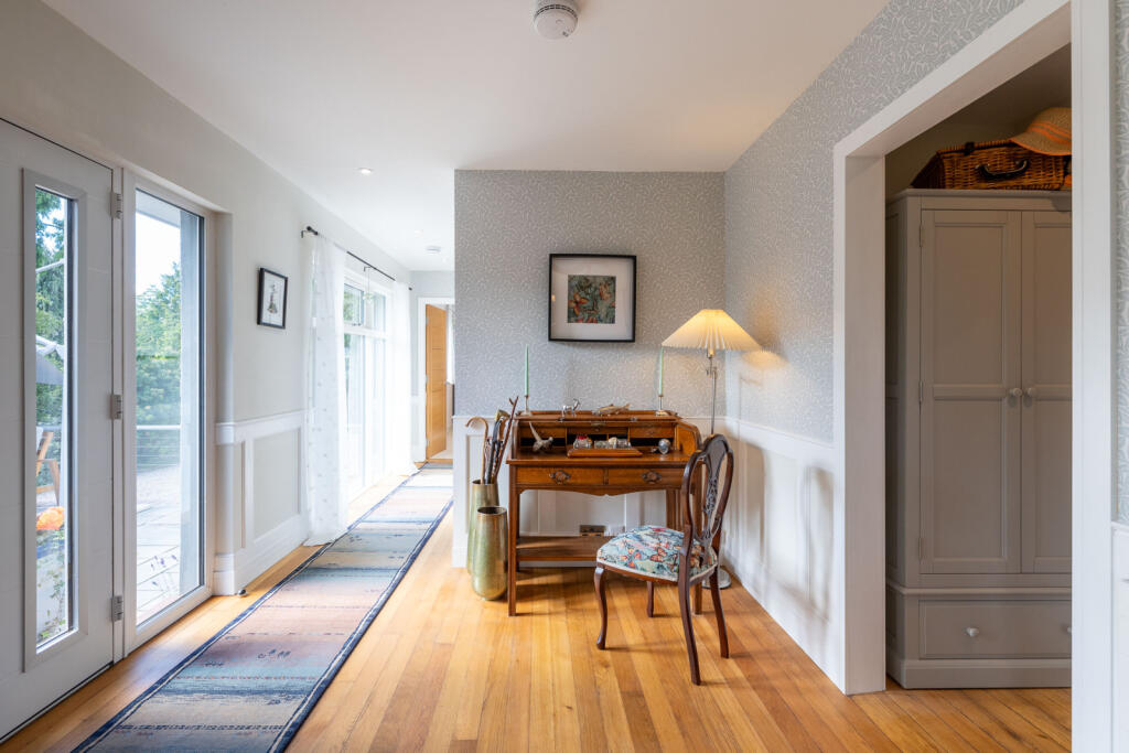 Heathfield, County Place, Pitcairngreen, Perth, PH1 photo 4