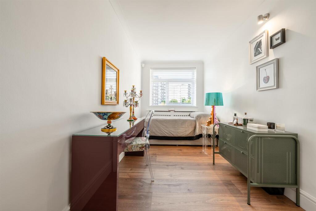 Apartment in London - View 3