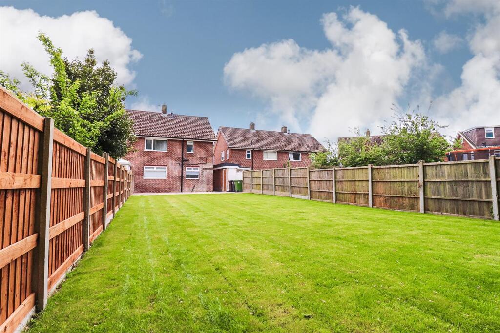 Main image of property: Links Avenue, Southport