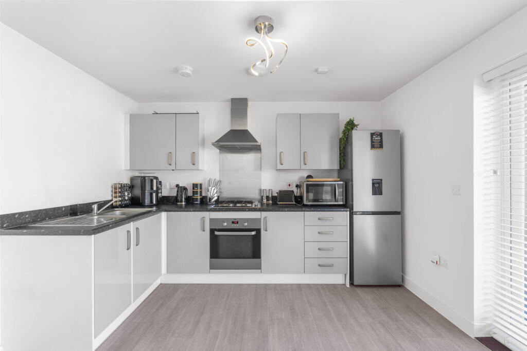 Apartment in Chelmsford - View 5
