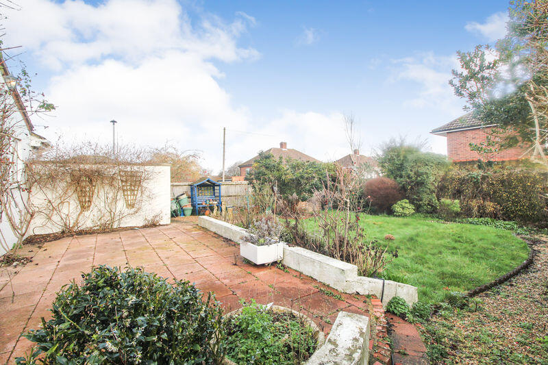 Merlin Gardens, Bedford, MK41 photo 2