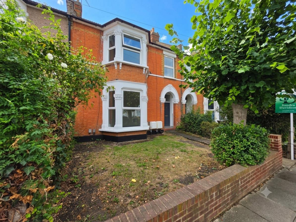 House in London, Goodmayes, Little Heath