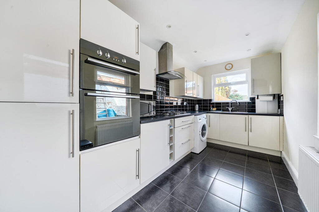 House in Exeter - View 4