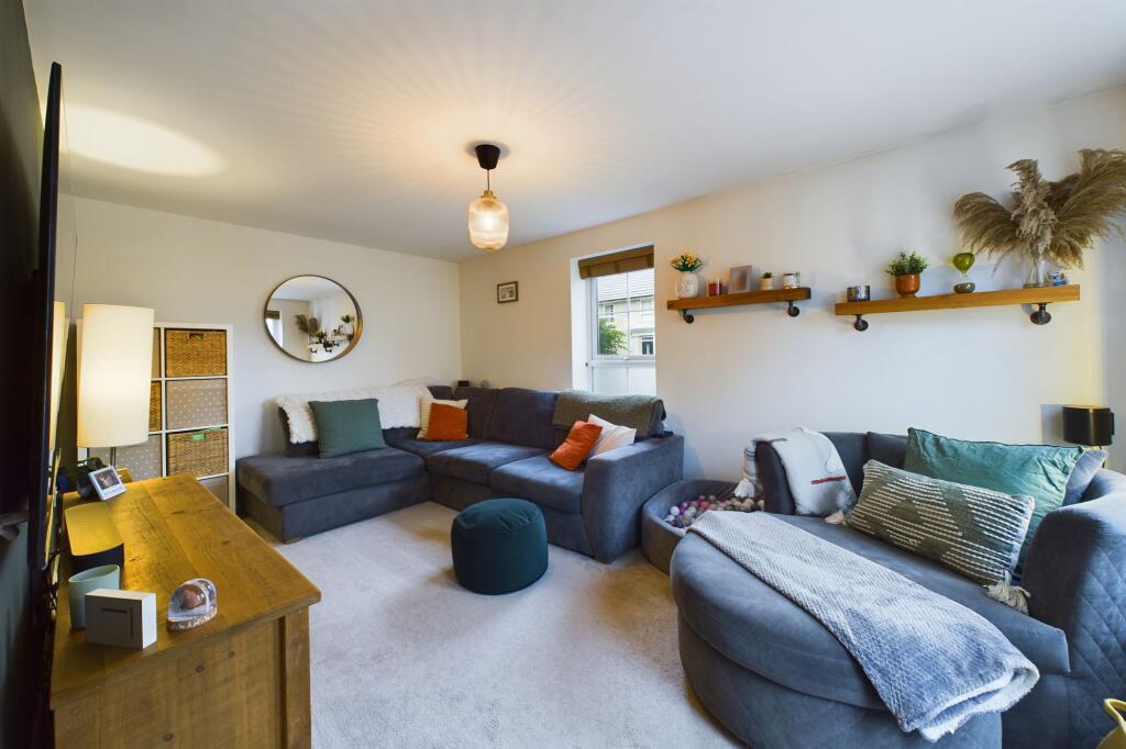 Astell Way, Chapel-En-Le-Frith, SK23 photo 4