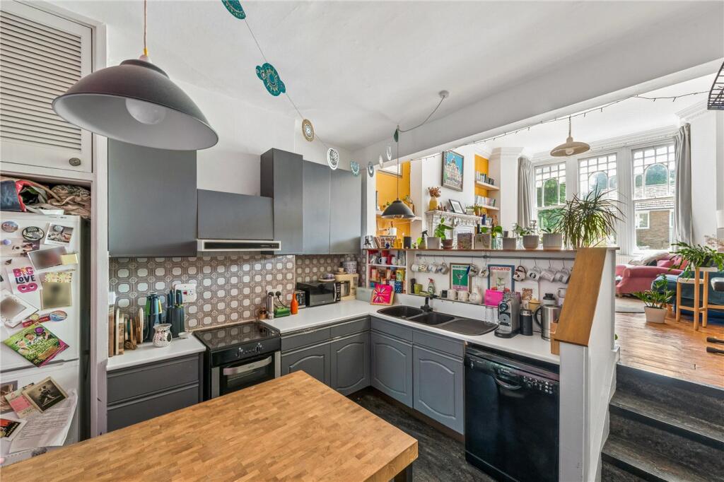 House in London - View 3