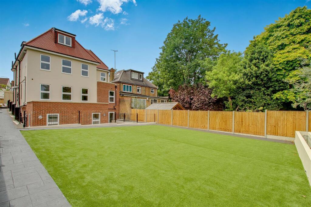 Beaconsfield Road, London, N11 - View 6