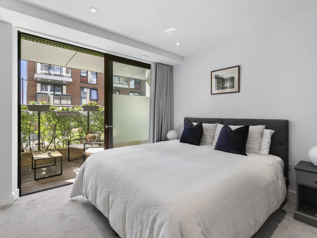 Main image of property: Knaresborough Drive, London, SW18