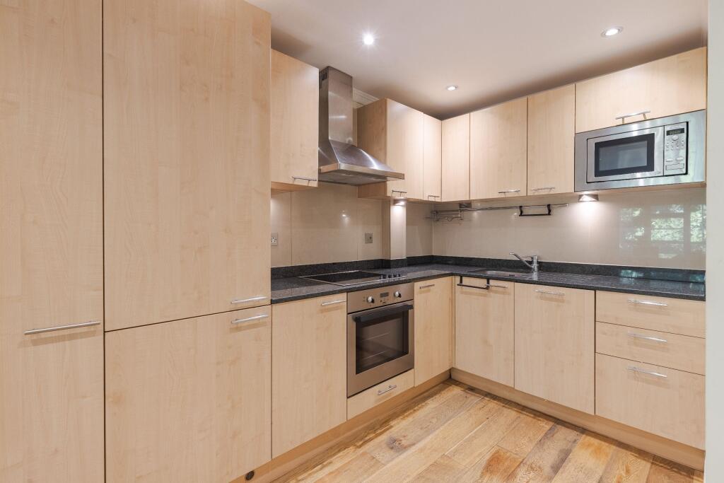 Apartment in London, Paddington - View 4