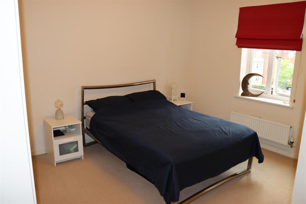 Apartment in Walsall, Leighswood - More