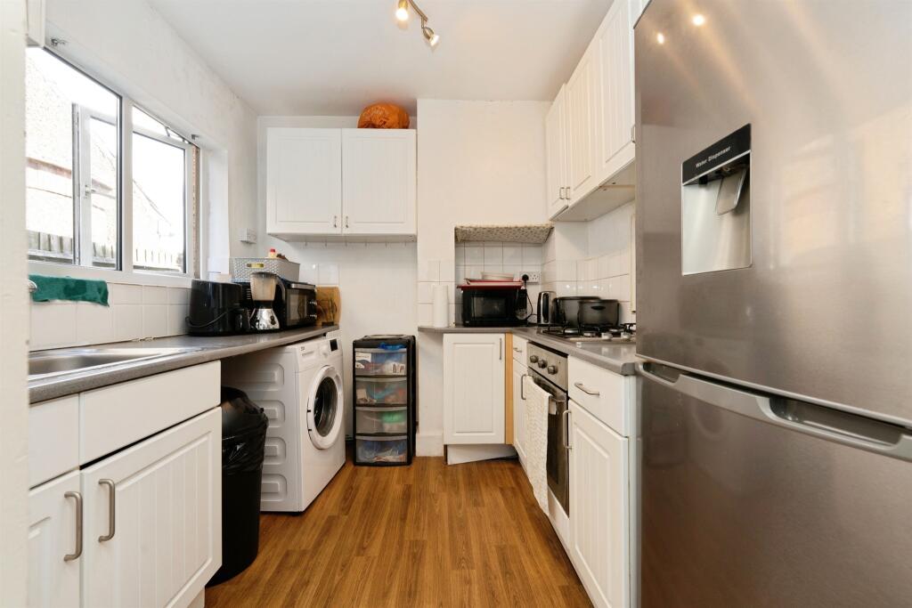 House in Watford, Hertfordshire - More