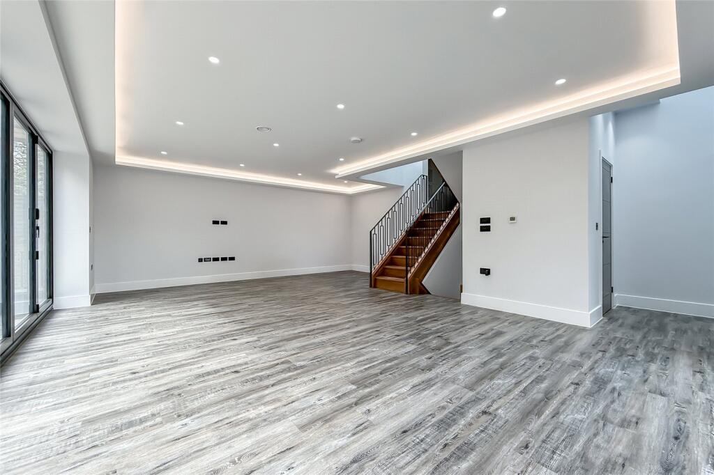 Additional image 18 of Wells Close, Harpenden, Hertfordshire, AL5