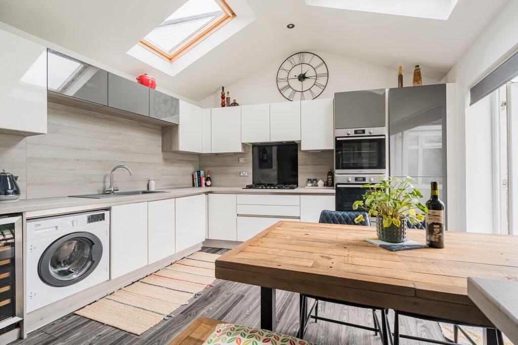 107 Silverknowes Gardens, Edinburgh, EH4 5NG photo 3