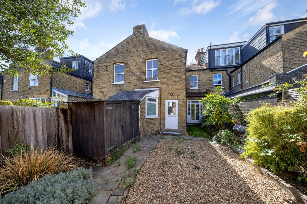 Apartment in London - More