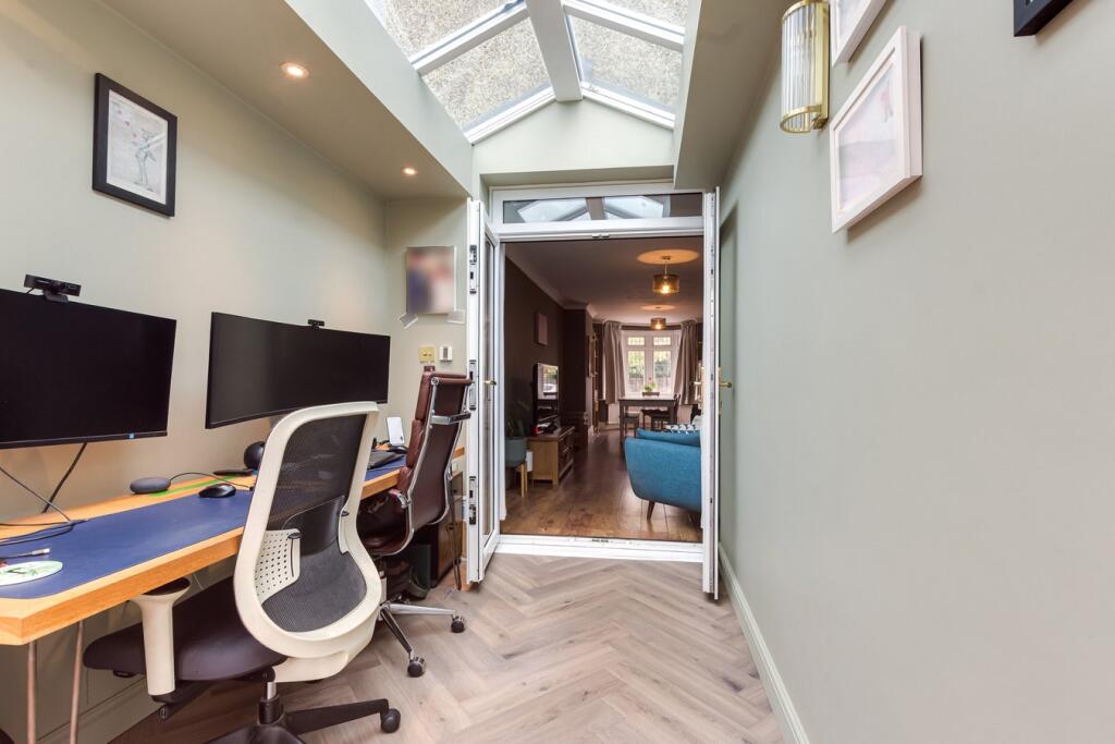 House in Sidcup, Penhill, Blackfen - More