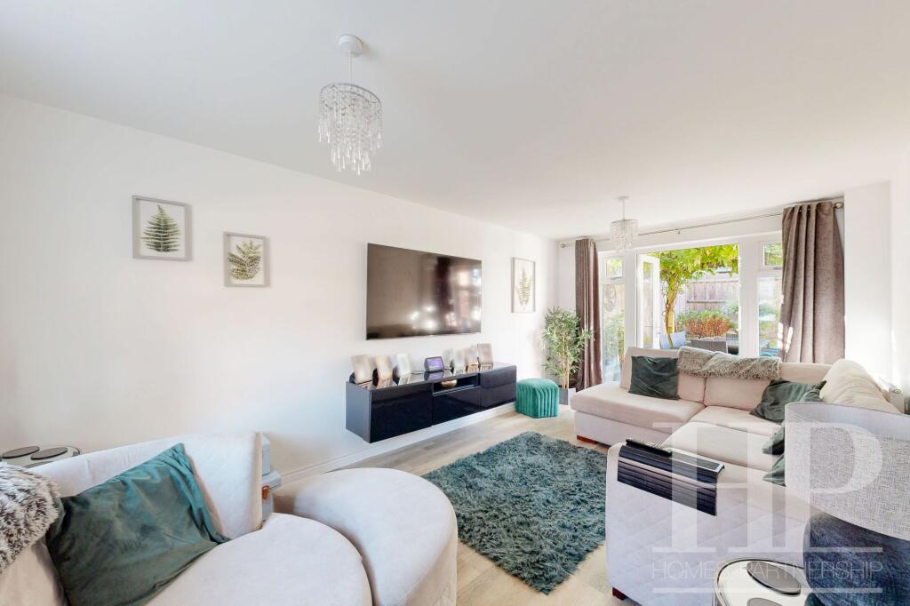 House in Horsham, Colgate - View 2