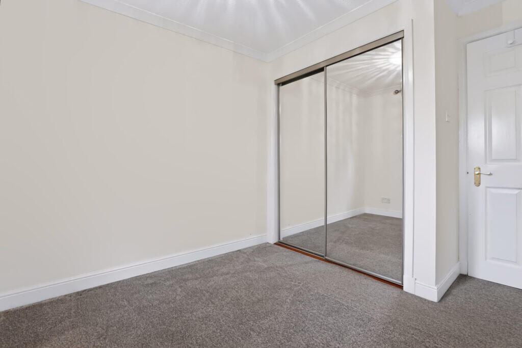 Apartment in Glasgow, West Dunbartonshire - More