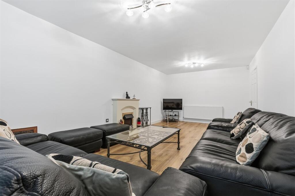 House in Sutton Coldfield, Maney - View 5