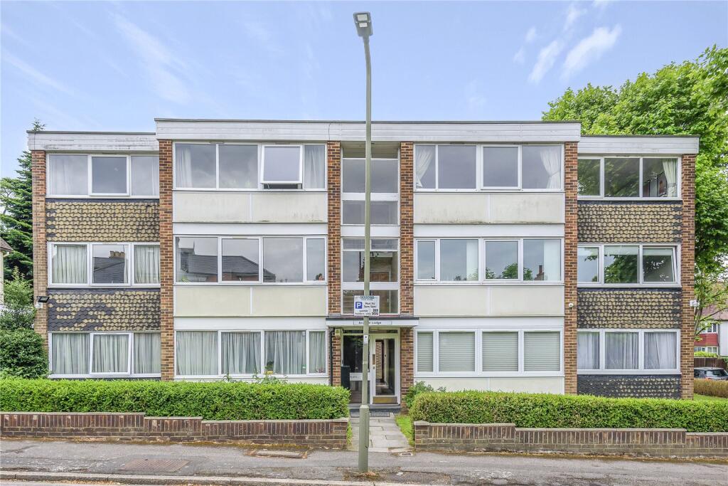 Salisbury Avenue, London, N3