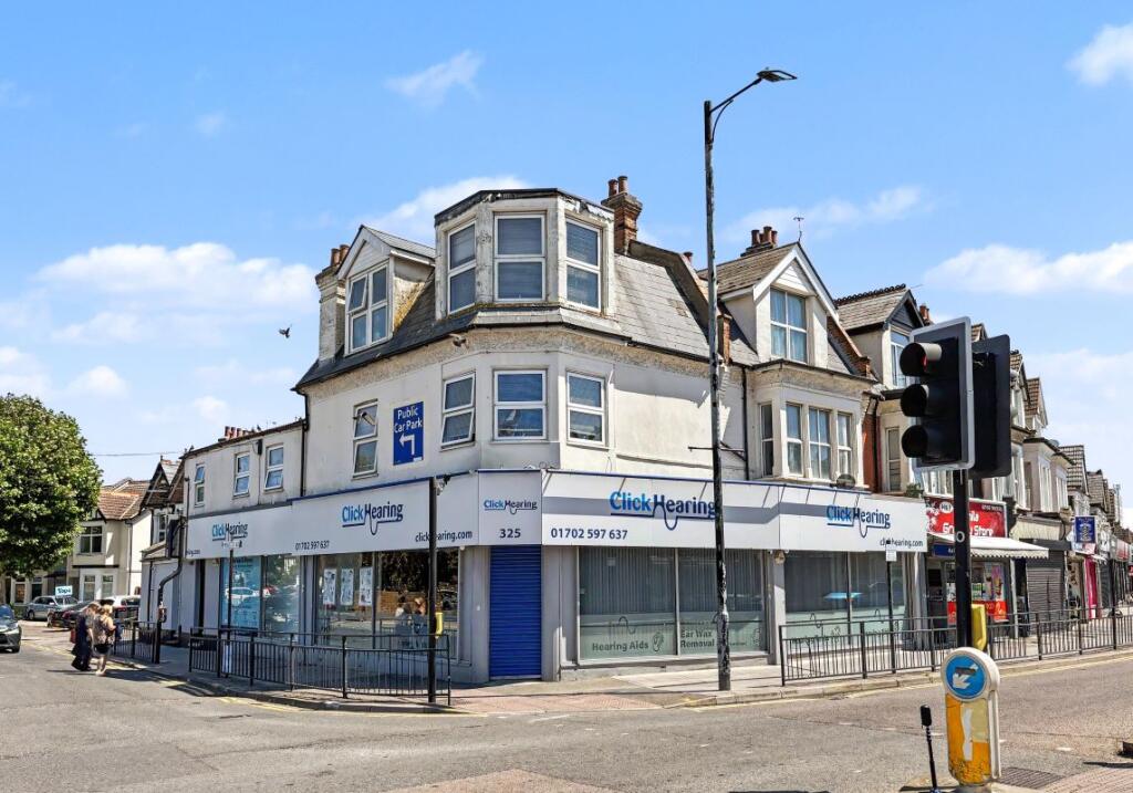 Main image of property: 325A London Road, Westcliff-on-Sea, Essex, SS0 7BX