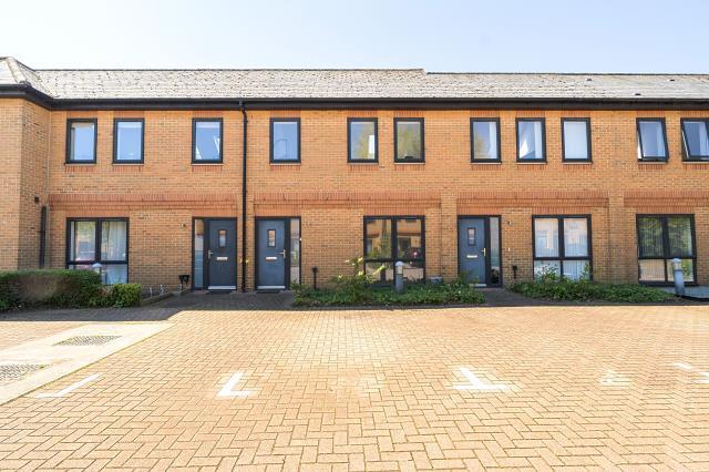Main image of property: Lakesmere Close, Kidlington