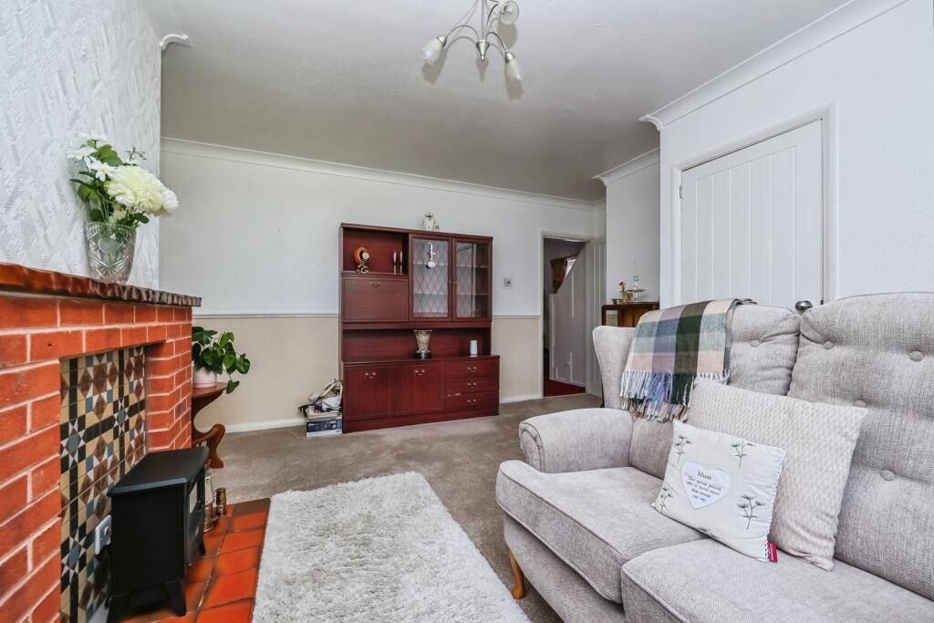 Meadow Close, Hucknall, Nottingham, Nottinghamshire, NG15 - View 5