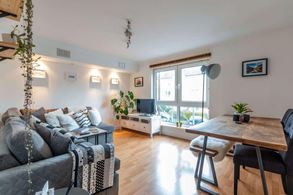 Main image of property: 1042L St Clair Road, Edinburgh, EH6 8JJ