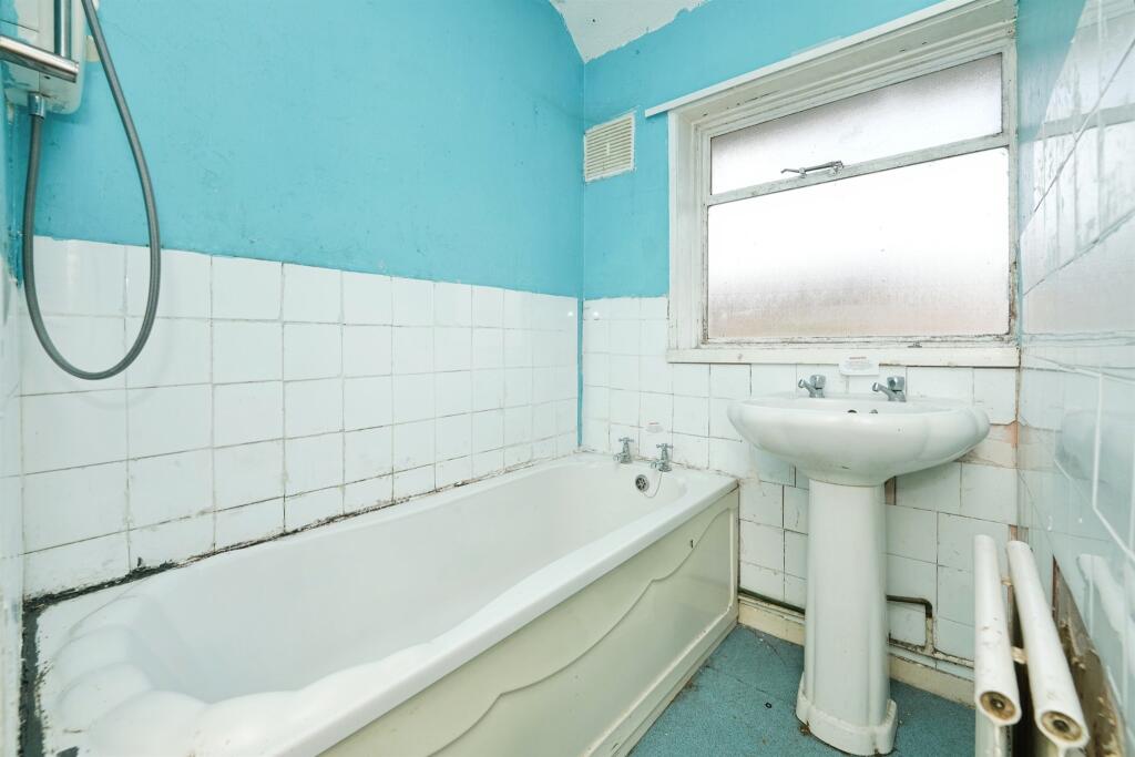 House in Bristol, Southmead - More