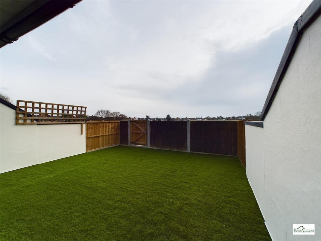 Cottage Walk, Roding Lane North, Woodford green photo 3