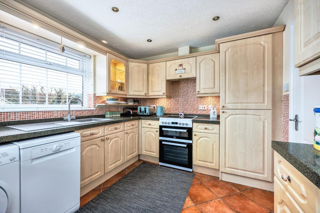 Horsham Close, Haverhill photo 5