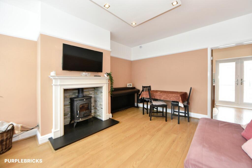 House in Oldham, Greater Manchester - More