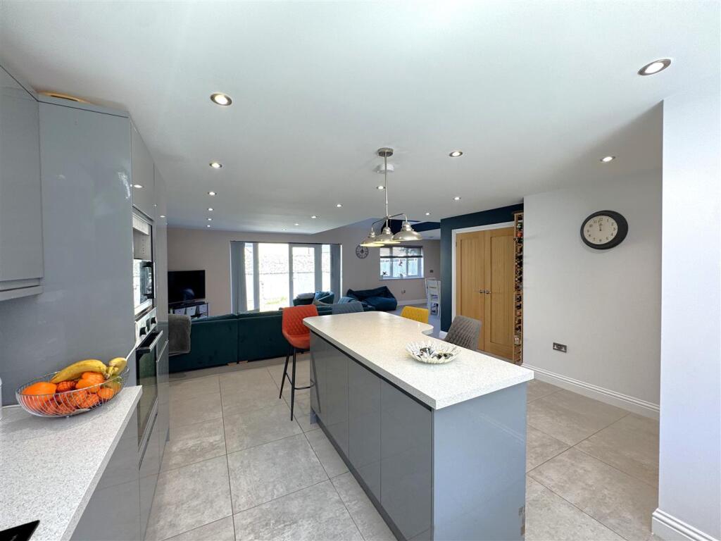 House in Chickerell, Putton - View 5