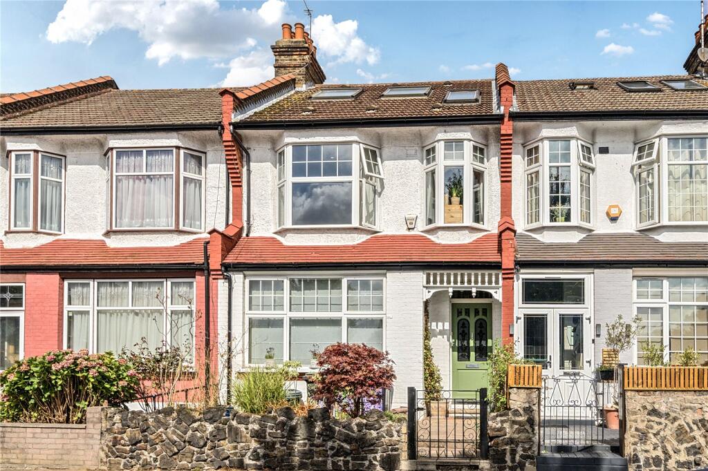 Main image of property: Chimes Avenue, Palmers Green, London, N13