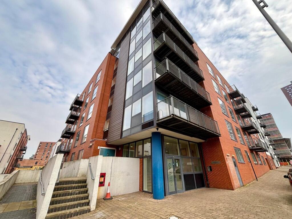 Apartment in Birmingham, West Midlands - View 2