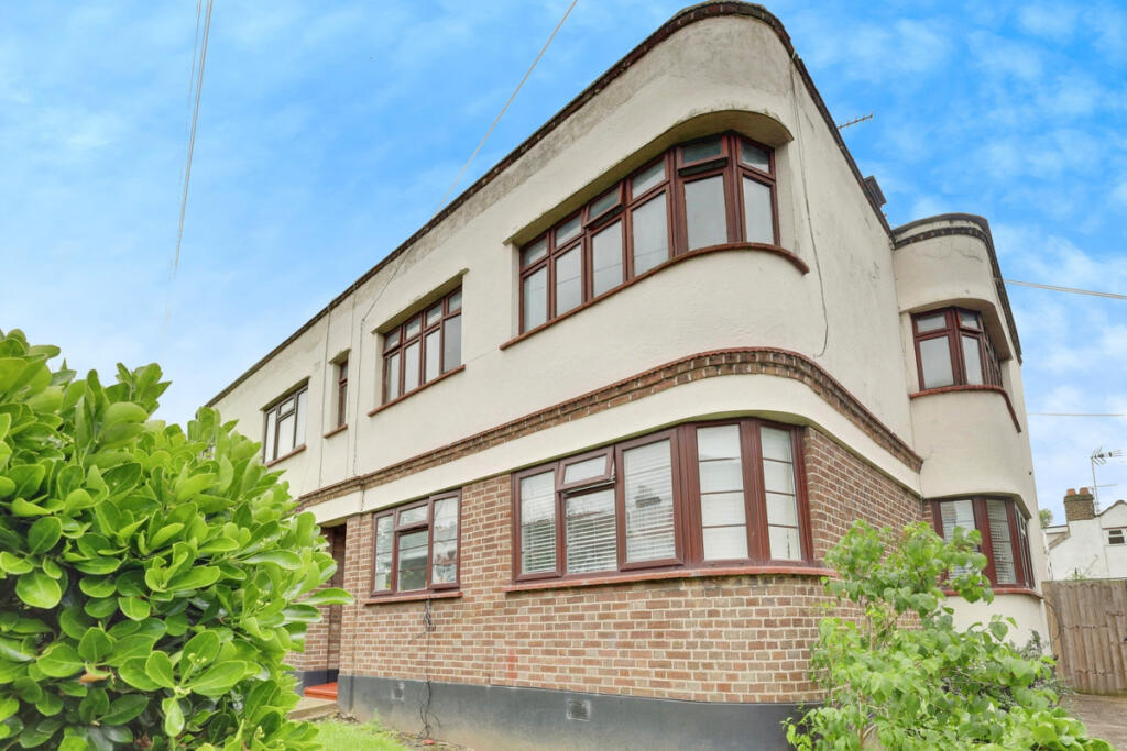 Main image of property: London Road, Leigh-on-sea, SS9