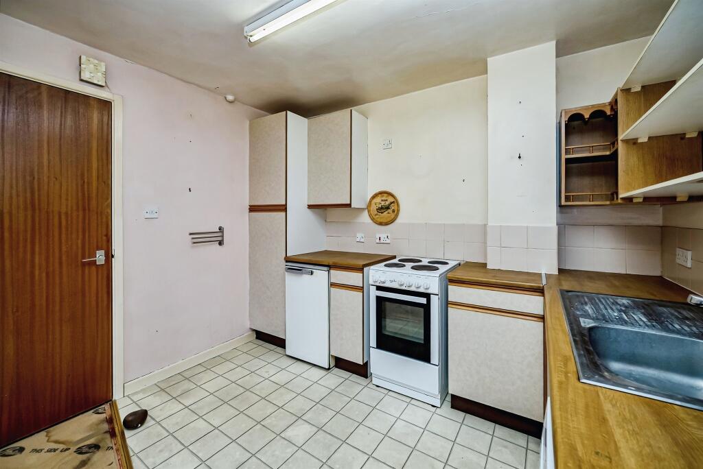 Sharman Beer Court, Thame - More