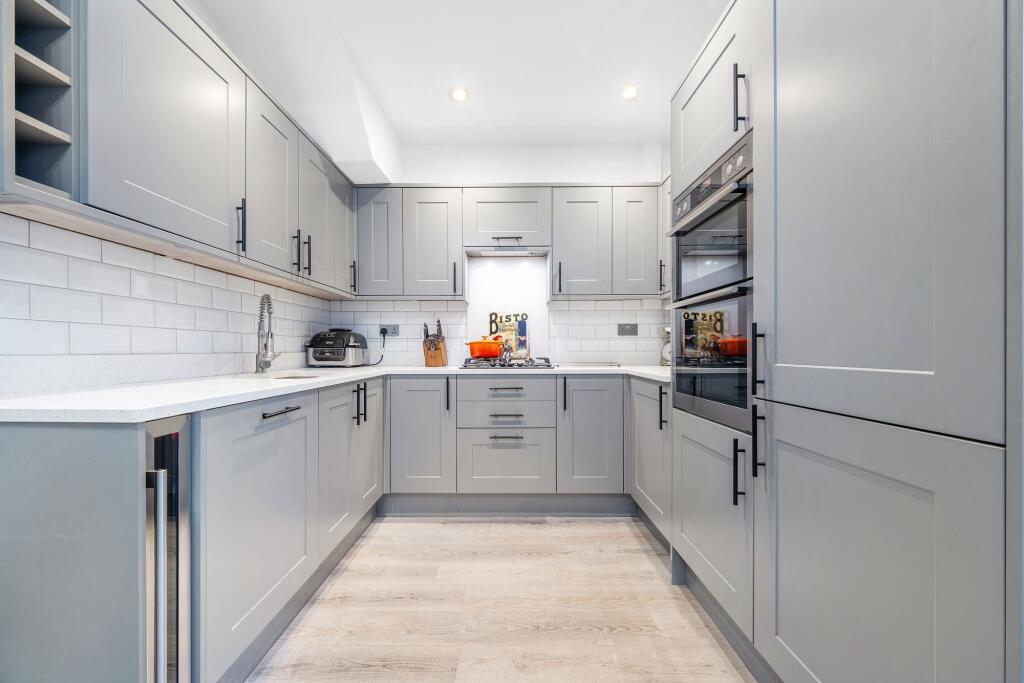 House in London - View 5