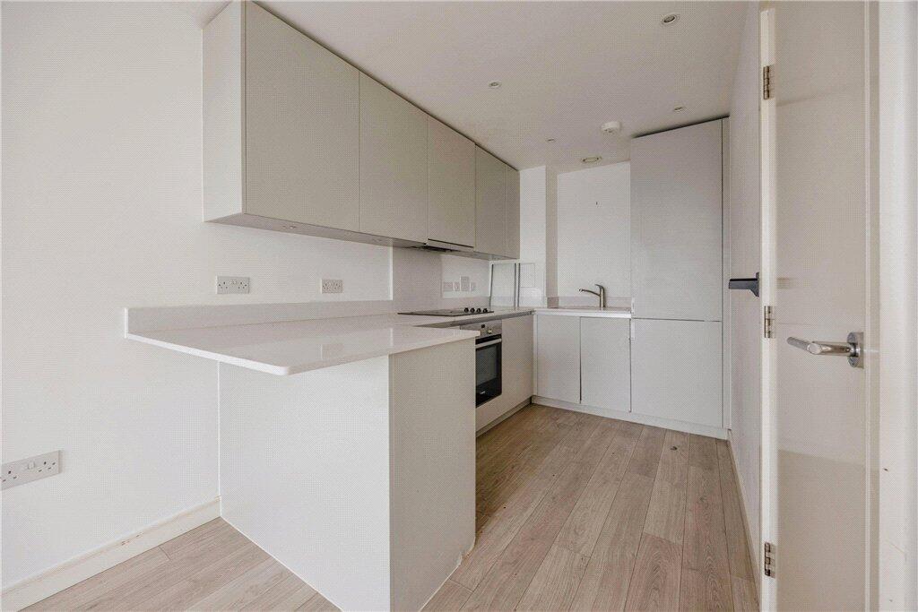 Apartment in Croydon - View 4