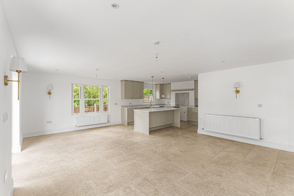 Hawes Lane, Waltham Abbey, Essex, E4 photo 4