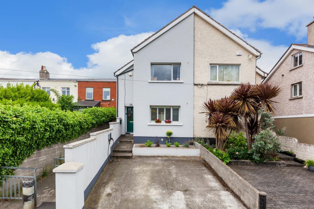 Main image of property: 14 Villa Bank, Royal Canal Bank, Phibsborough, Dublin 7, D07 T0V8