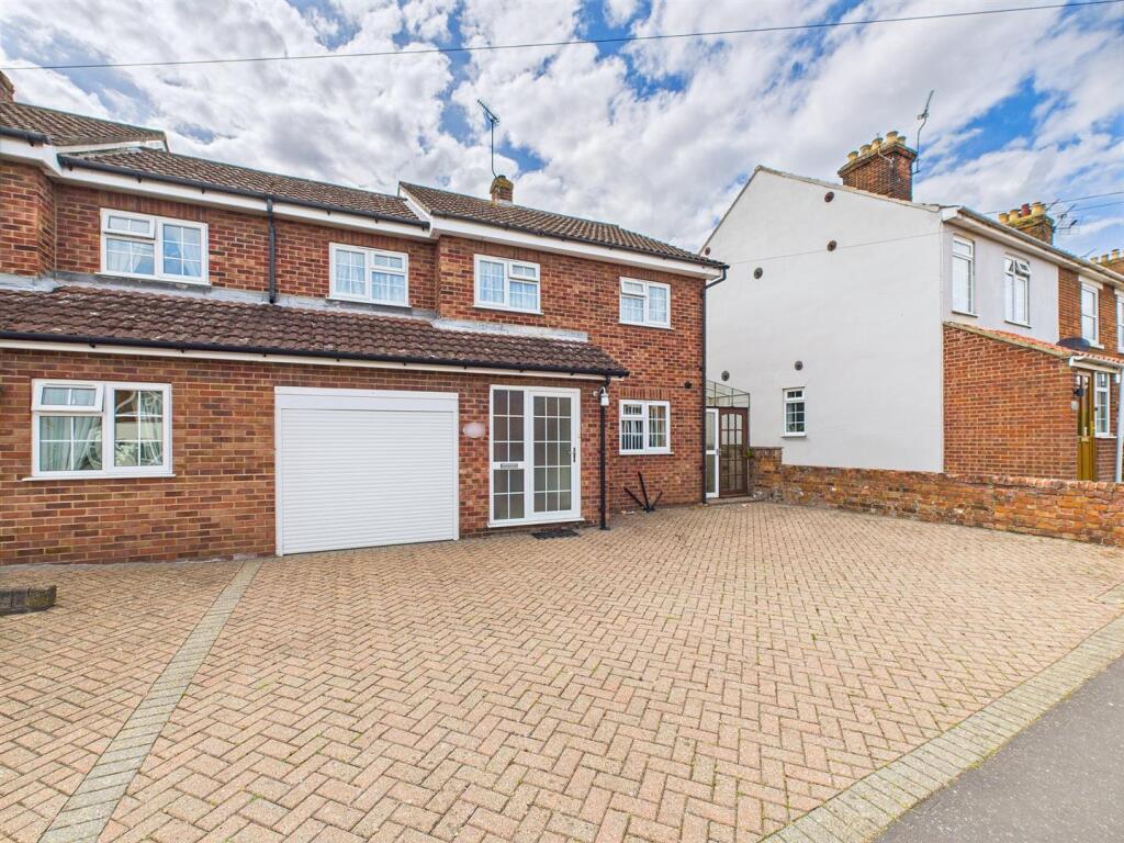 3-bed semi-detached on Southend, Dereham, £260,000