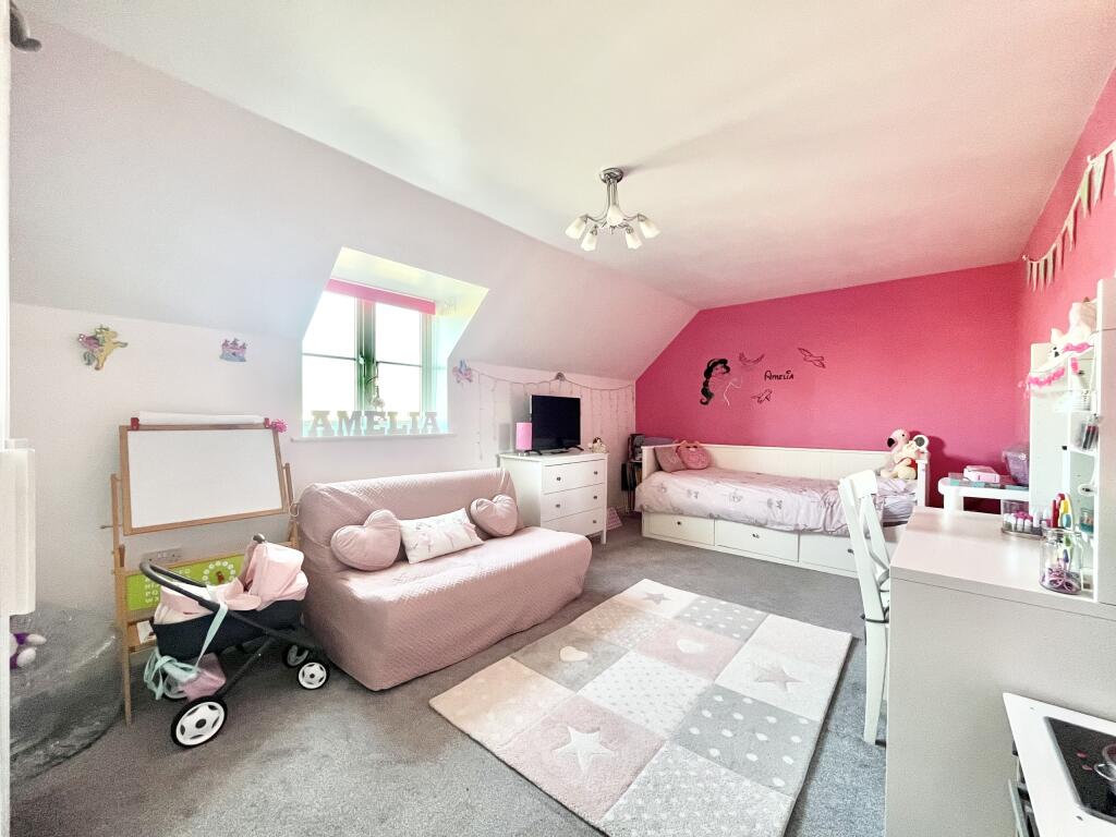Additional image 17 of Hawks Rise, Yeovil, Somerset - Four Double Bedrooms