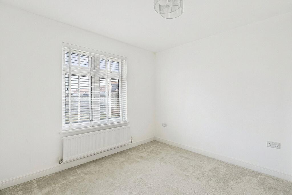Frost Close, Weldon, Ebbsfleet Valley, Swanscombe, DA10 photo 3
