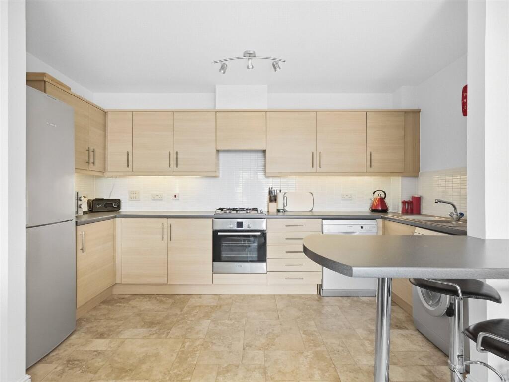 Stone Close, Poole, Dorset, BH15 photo 5