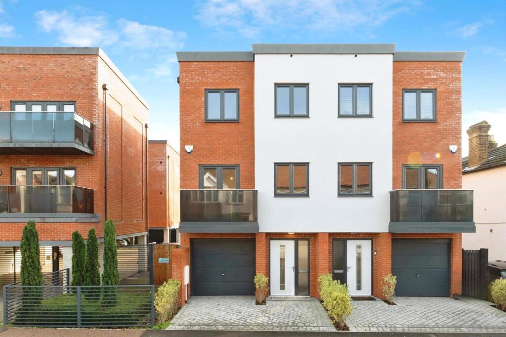 Main image of property: Cranleigh Drive, Leigh-on-Sea, Essex, SS9