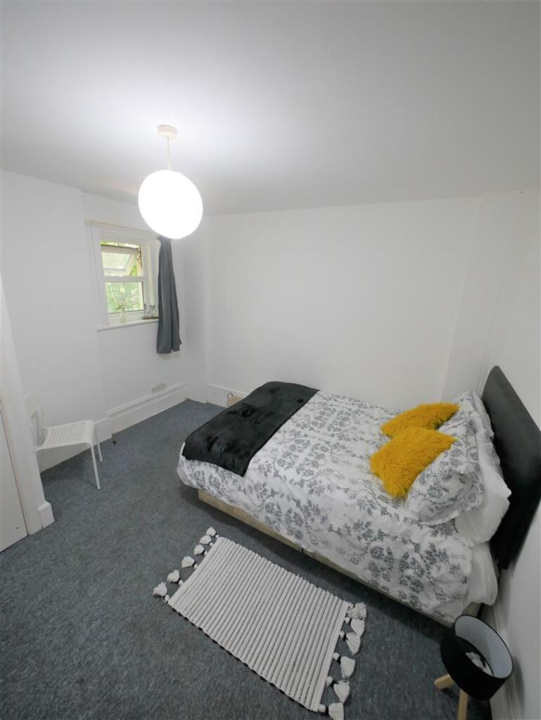 Main image of property: 5 Wootton Mount, Bournemouth
